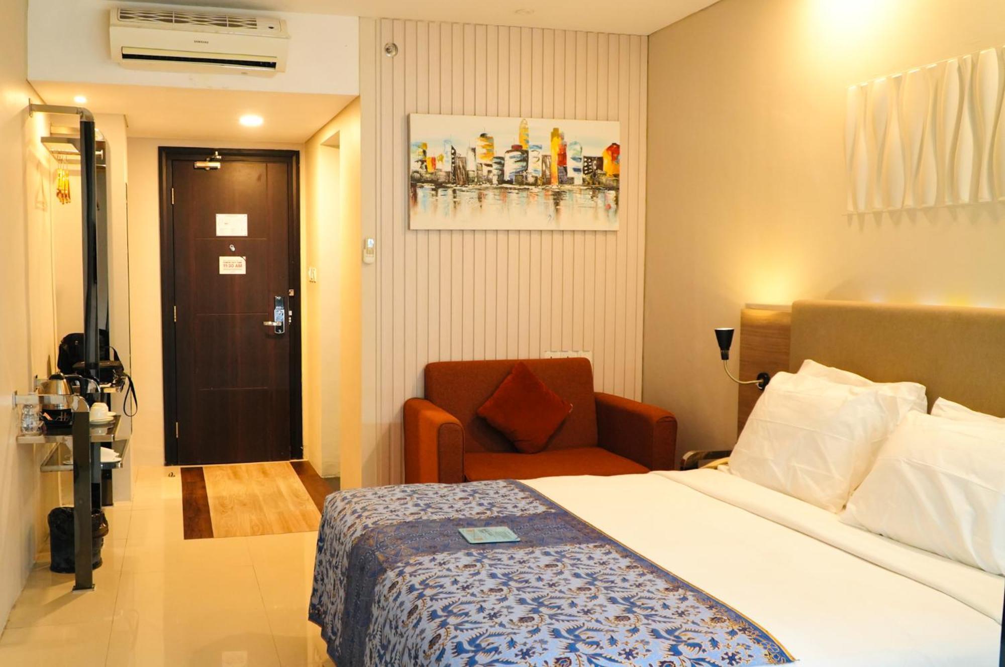 Verse Hotel Чиребон Экстерьер фото